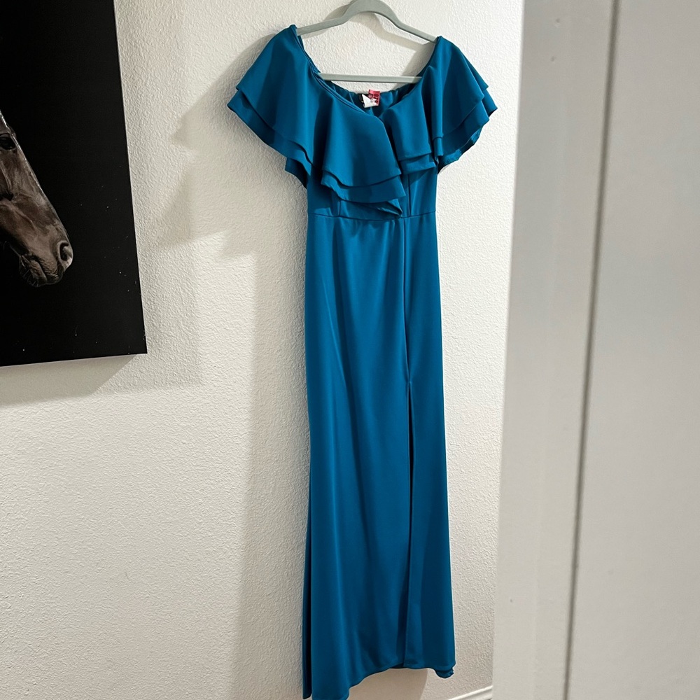 Va Va Voom maxi dress on teal.